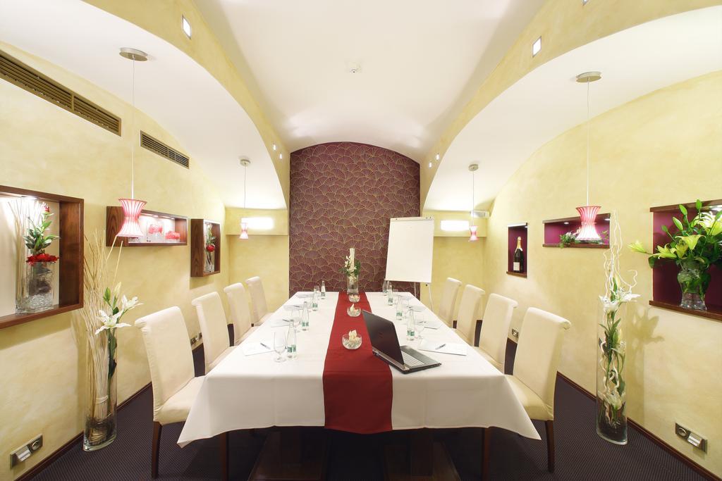 Adria Hotel Πράγα Εξωτερικό φωτογραφία