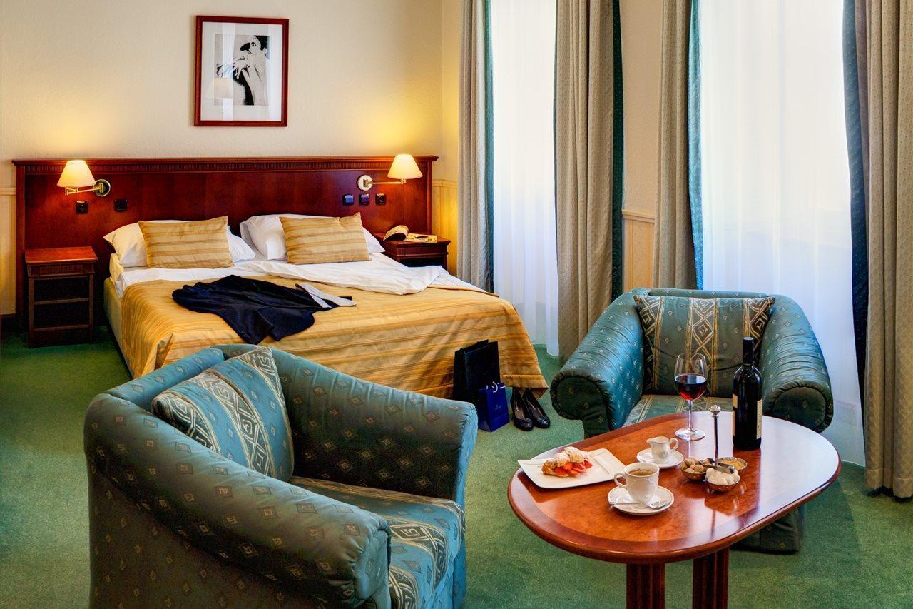 Adria Hotel Πράγα Εξωτερικό φωτογραφία