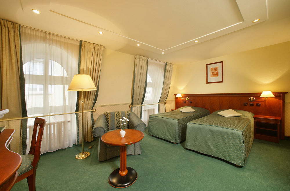 Adria Hotel Πράγα Εξωτερικό φωτογραφία