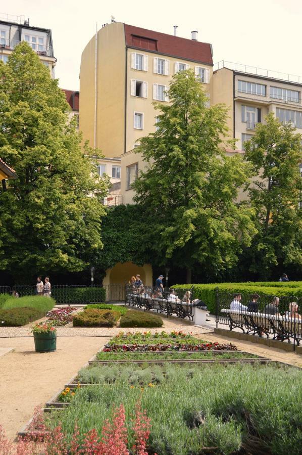 Adria Hotel Πράγα Εξωτερικό φωτογραφία